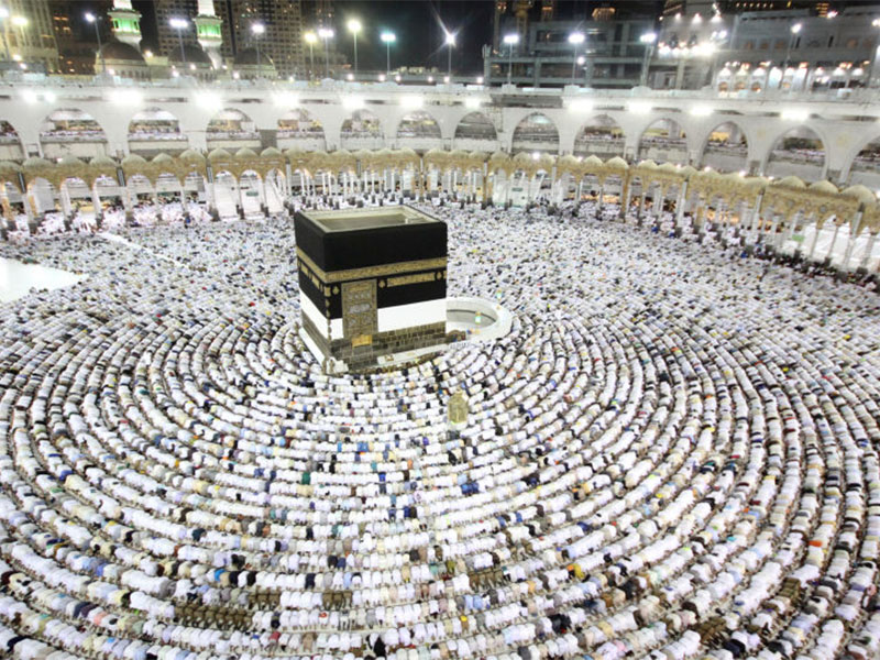اللقطة الاكثر انتشارا على مواقع التواصل من موسم الحج... شاهد الصورة